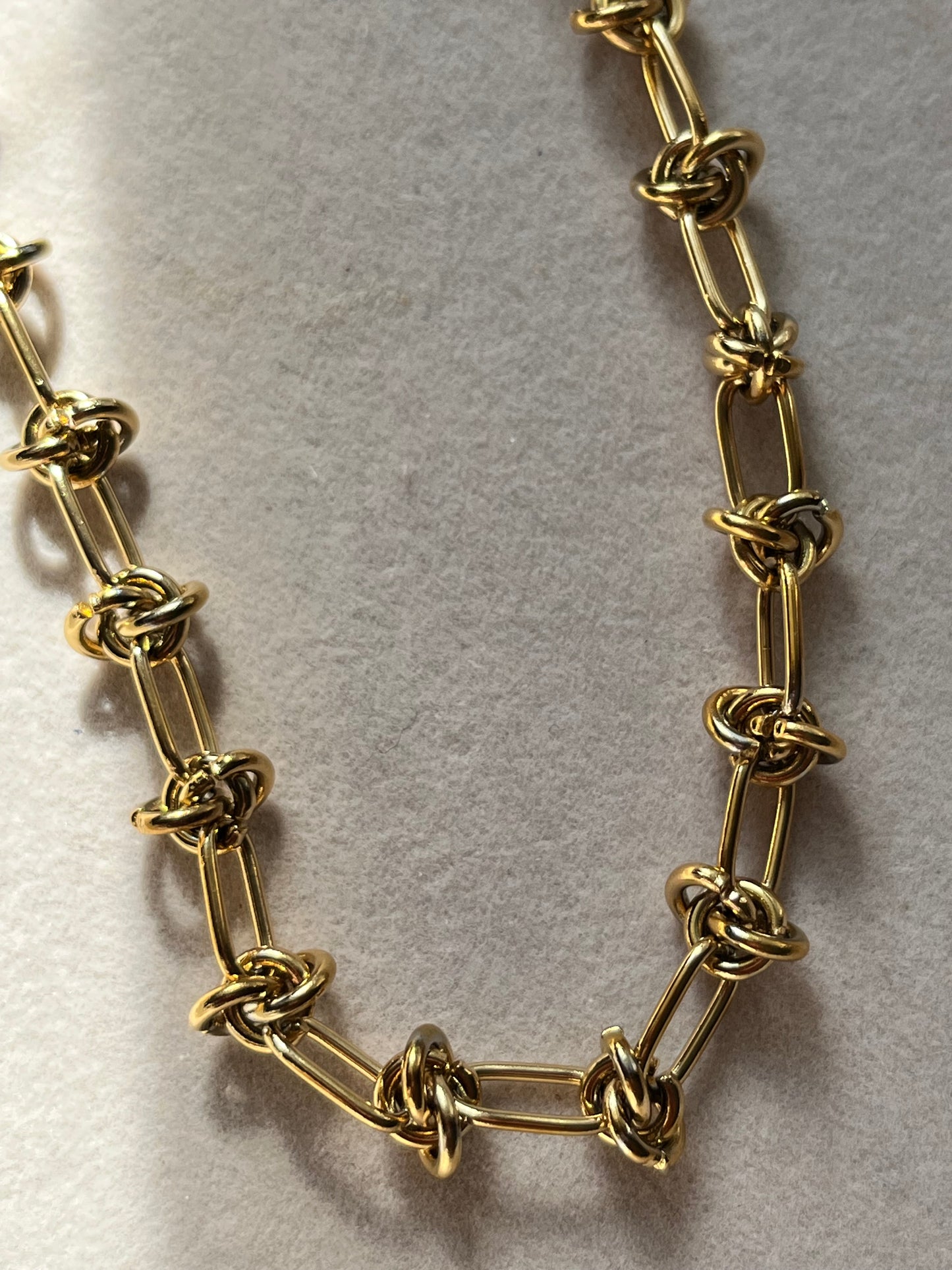 Knotty Chain