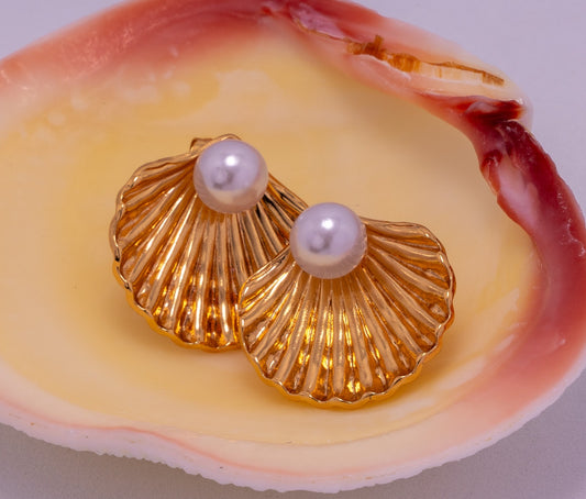 Cove Pearl Studs