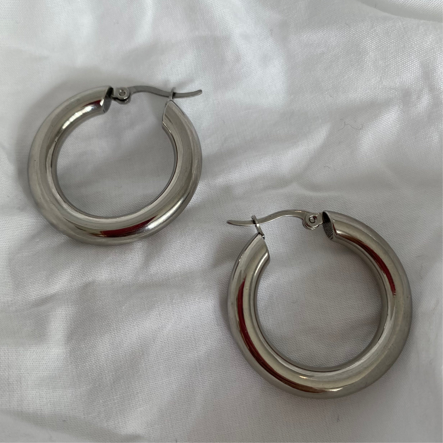 Elara Hoop