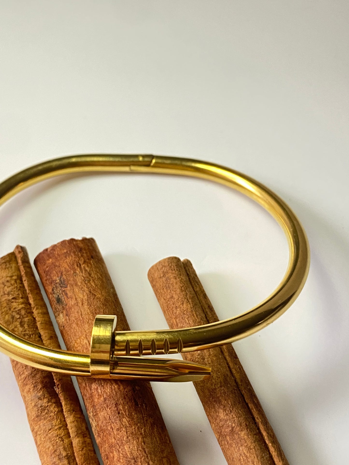 Cloue Bangles