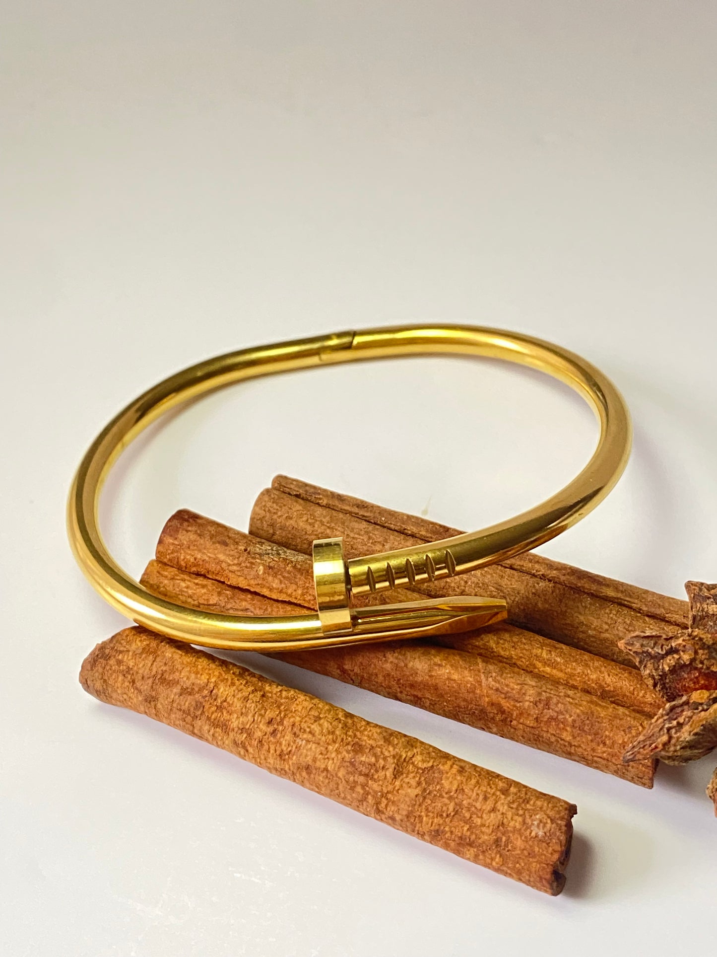 Cloue Bangles