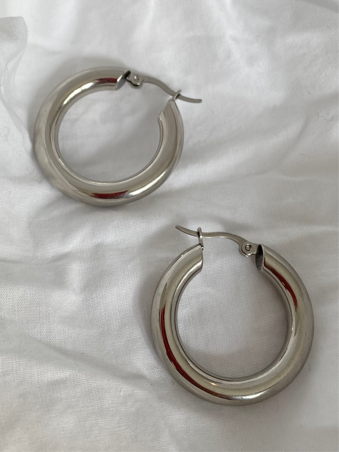 Elara Hoop
