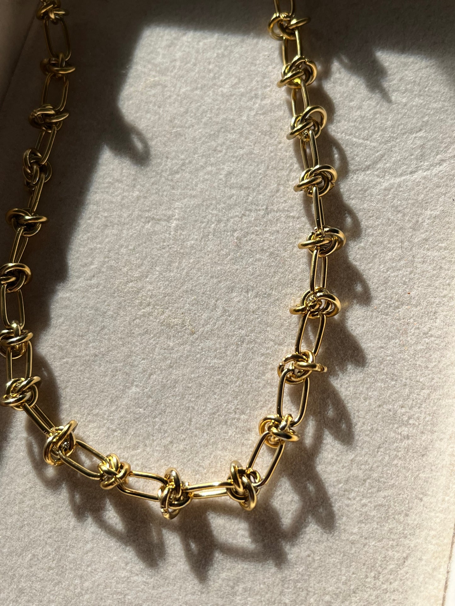 Knotty Chain
